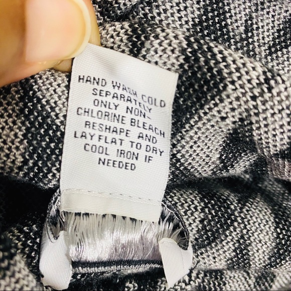 Carmen Marc Valvo women’s mini skirt size S - Picture 4 of 4